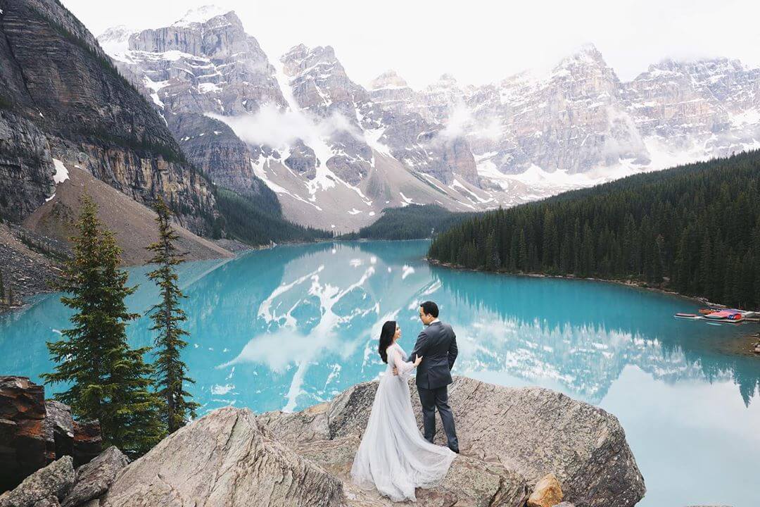 Pemotretan prewedding kerap kali dilakukan di luar negeri seperti Kanada dan Prancis